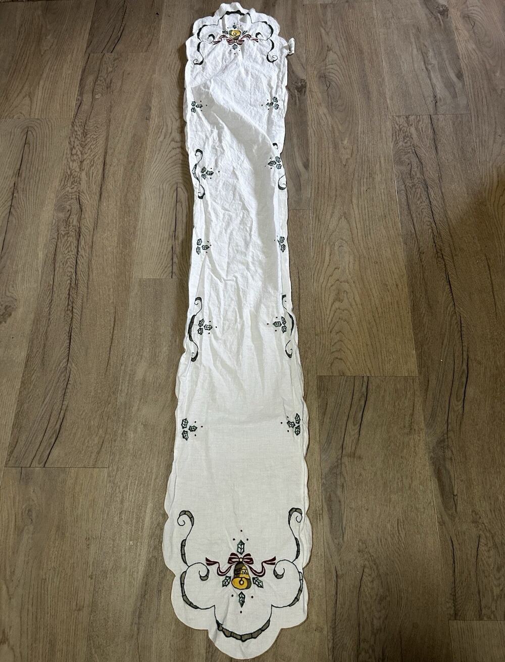 Christmas Embroidered 100% Cotton Table Runner White Scalloped Bells & Bow